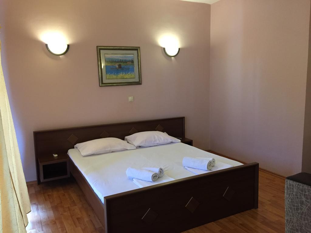 Firenze Apartments อุลซิน ภายนอก รูปภาพ