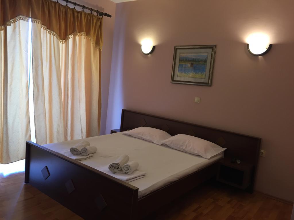 Firenze Apartments อุลซิน ภายนอก รูปภาพ